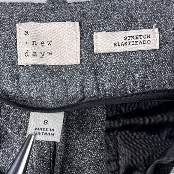 A New Day Woman's Ankle Length Stretch Gray Pants Size 8. - Picture 7 of 10